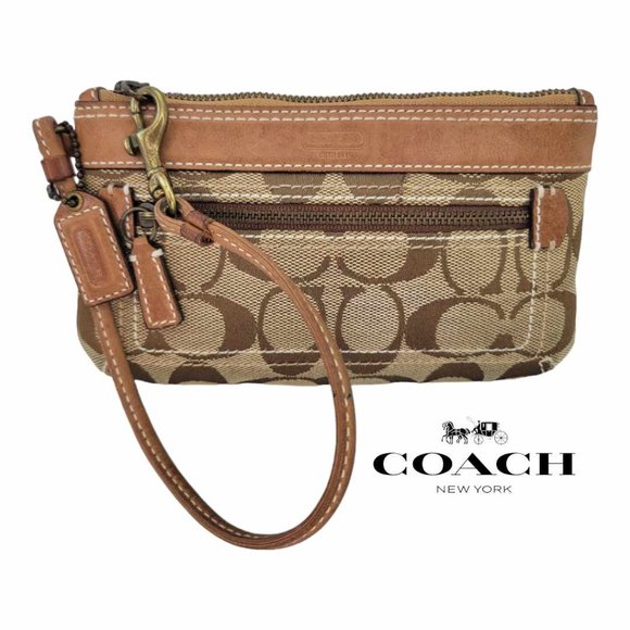 Coach Handbags - AUTHENTIC VINTAGE Coach Classic Signature Corner Zip Small Wristlet